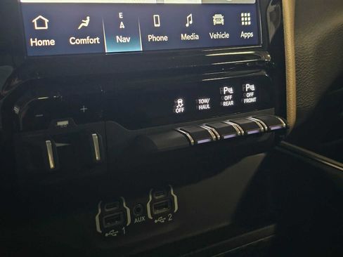 Used 2022 RAM 1500 Laramie AWD/4WD image 30