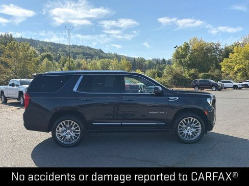 Used 2024 GMC Yukon Denali w/ Advanced Technology Package AWD/4WD image 5