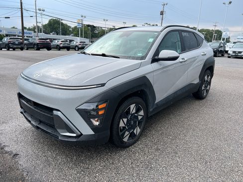 Used 2024 Hyundai Kona SEL FWD image 1