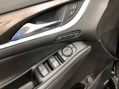 Used 2023 Buick Enclave Avenir w/ Avenir Technology Package FWD image 14