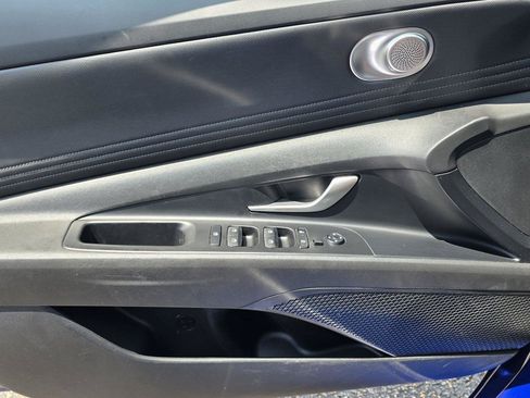 Used 2025 Hyundai Elantra SEL FWD image 24
