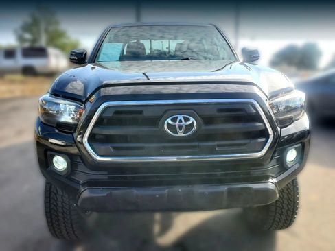 Used 2016 Toyota Tacoma SR5 w/ Towing Package RWD image 14