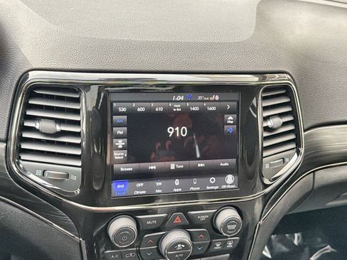 Used 2021 Jeep Grand Cherokee Limited X image 18