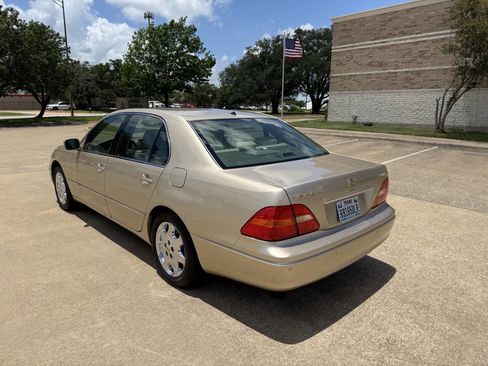 Used 2001 Lexus LS 430 RWD image 11