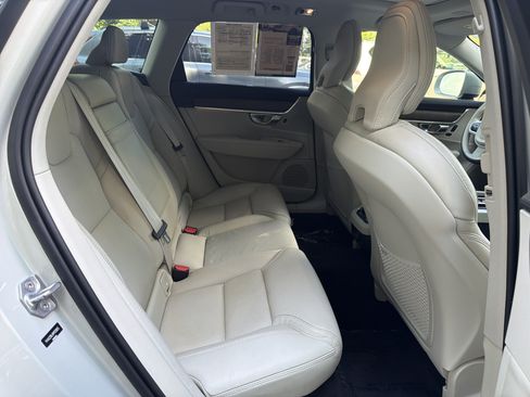 Used 2021 Volvo V90 T6 Cross Country AWD/4WD image 33