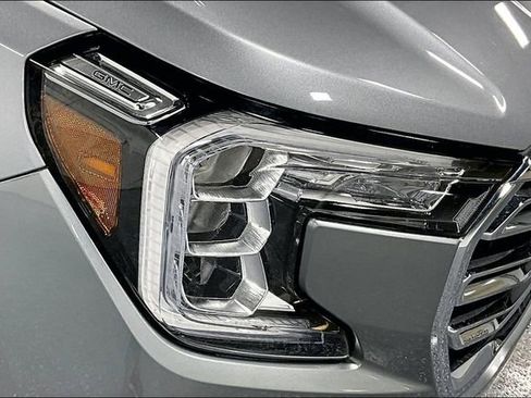 Used 2024 GMC Terrain SLT AWD/4WD image 27