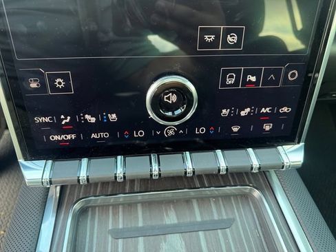 Certified 2025 GMC Sierra EV Denali AWD/4WD image 17