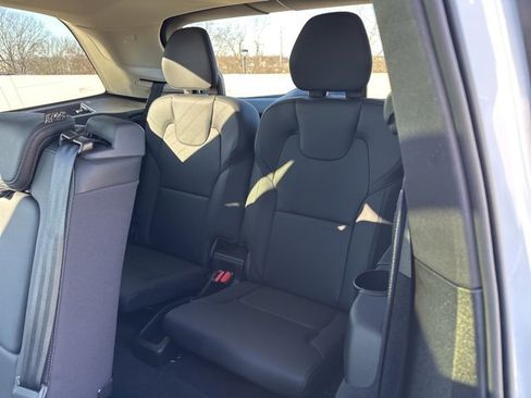 Certified 2025 Volvo XC90 B6 Plus image 13