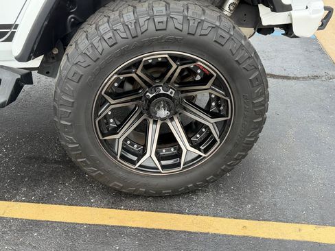 Used 2019 Jeep Wrangler Unlimited Rubicon AWD/4WD image 14