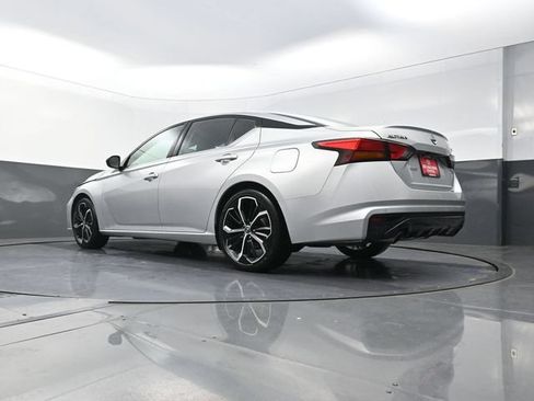 Used 2024 Nissan Altima 2.5 SR FWD image 35