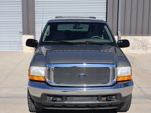 Used 2000 Ford Excursion XLT image 10