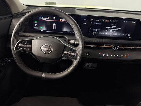 Used 2024 Nissan Ariya FWD image 12