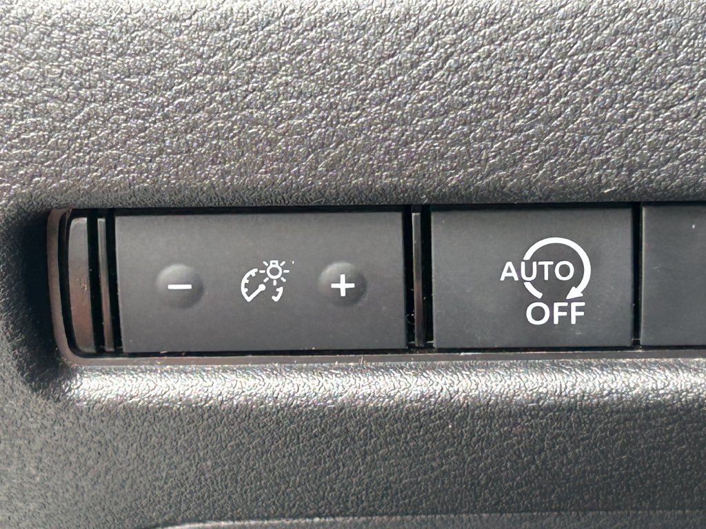 Used 2024 Nissan Rogue S FWD image 22