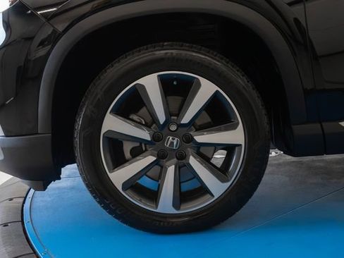 Used 2024 Honda Pilot Touring image 2