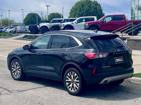 Used 2022 Ford Escape Titanium AWD/4WD image 4