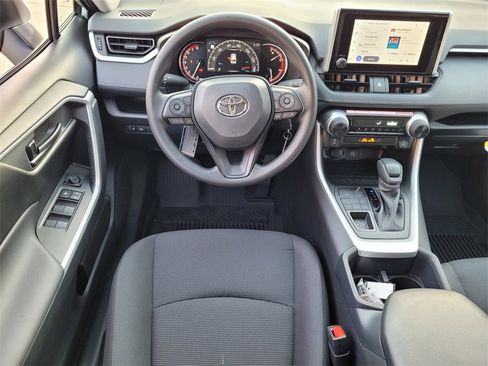 New 2025 Toyota RAV4 LE image 7