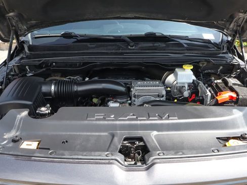 Used 2022 RAM 1500 Laramie w/ Sport Appearance Package AWD/4WD image 12