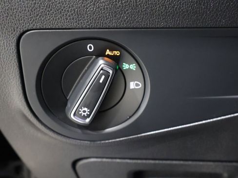 Used 2023 Volkswagen Tiguan SE R-Line image 29