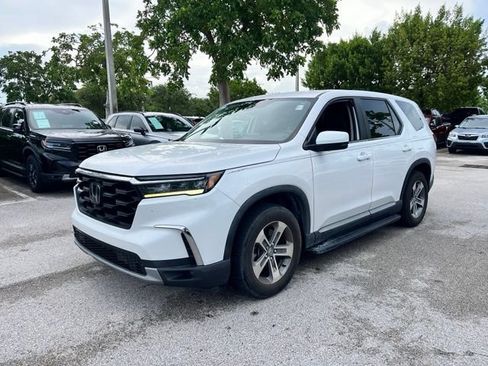 Used 2023 Honda Pilot EX-L image 3