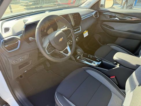 New 2026 Chevrolet TrailBlazer LT w/ Convenience Package FWD image 13