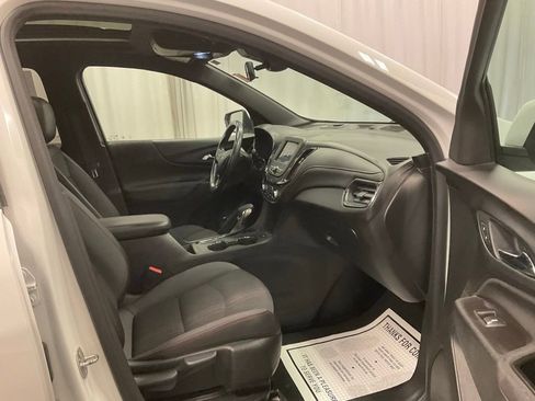 Used 2022 Chevrolet Equinox RS AWD/4WD image 25