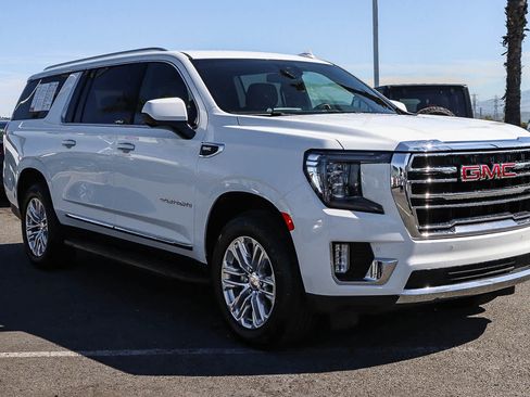 Used 2024 GMC Yukon XL SLT image 3