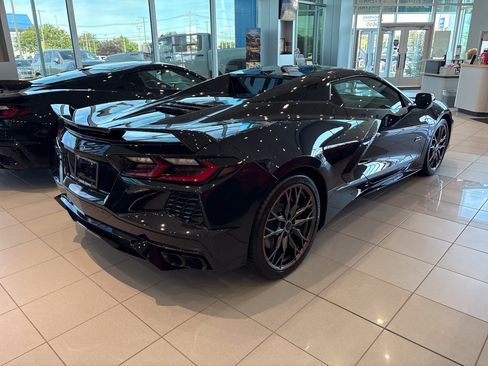 Used 2023 Chevrolet Corvette Stingray Premium Conv w/ Z51 Performance Package RWD image 7