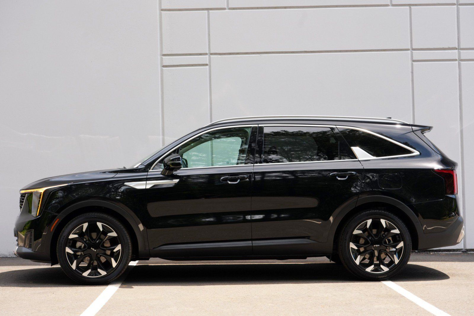 Used 2024 Kia Sorento SX FWD image 9