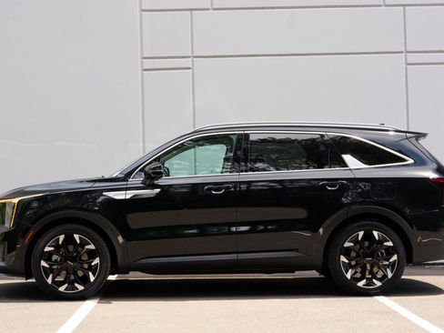 Used 2024 Kia Sorento SX FWD image 9
