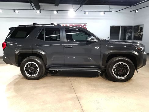 Certified 2025 Toyota 4Runner TRD Off-Road AWD/4WD image 8