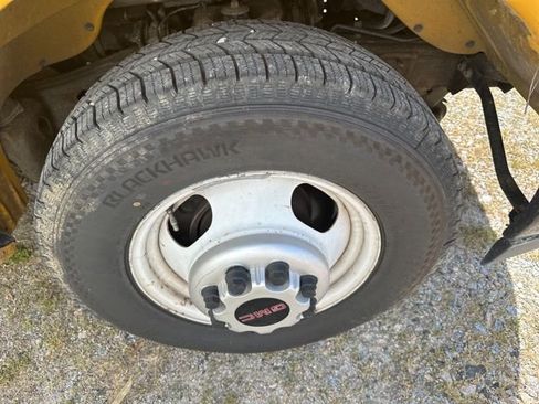 Used 2018 GMC Savana 3500 Extended w/ Driver Convenience Package image 9