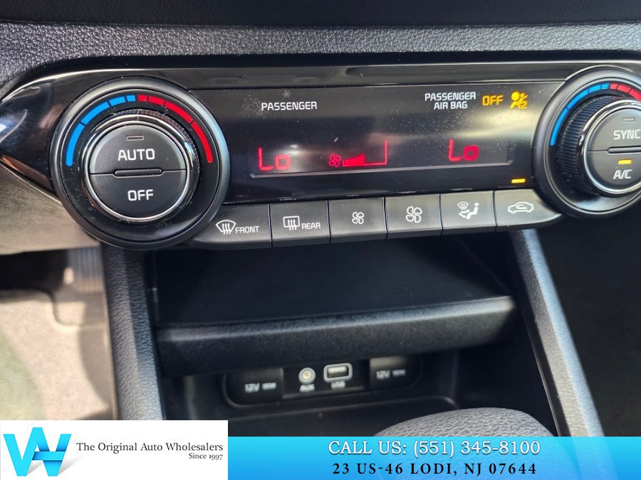 Used 2019 Kia Forte LXS FWD image 17