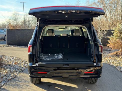 New 2026 Lincoln Navigator L Reserve w/ Jet Appearance Package image 16