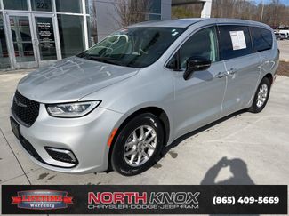 Used 2024 Chrysler Pacifica Touring-L video 1
