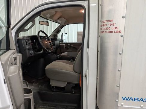 Used 2022 Chevrolet Express 3500 w/ Power Convenience Package image 8
