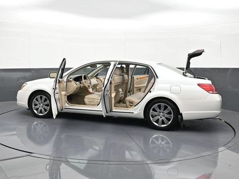 Used 2005 Toyota Avalon XLS FWD image 38