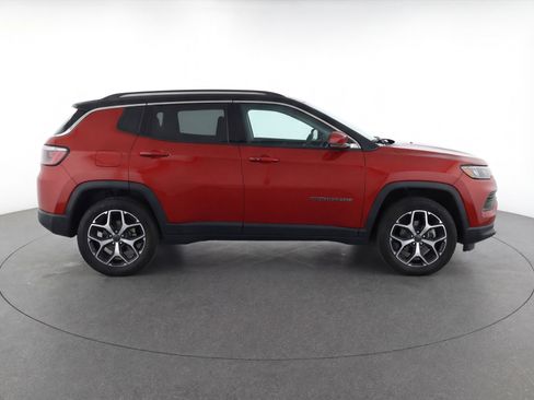 Used 2025 Jeep Compass Limited AWD/4WD image 11