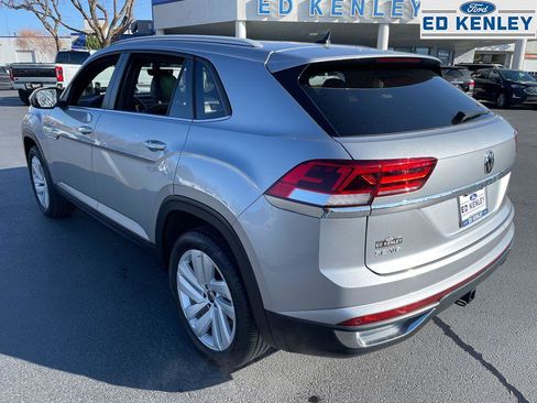 Used 2021 Volkswagen Atlas Cross Sport SE w/ Panoramic Sunroof Package image 28