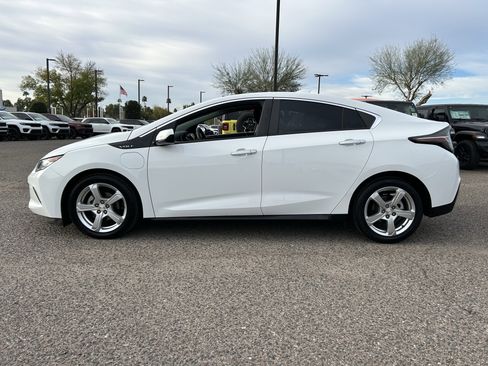 Used 2017 Chevrolet Volt LT w/ Comfort Package image 3