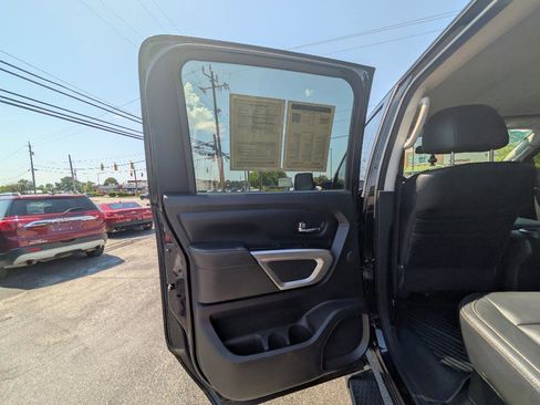 Used 2016 Nissan Titan SL AWD/4WD image 41