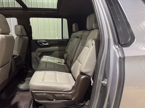 Used 2021 Chevrolet Suburban Z71 AWD/4WD image 21