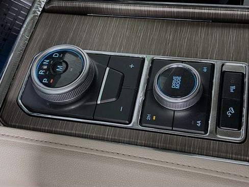 Used 2024 Ford Expedition Max Limited image 24