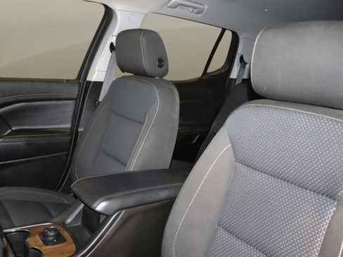 Used 2023 GMC Acadia SLE image 15