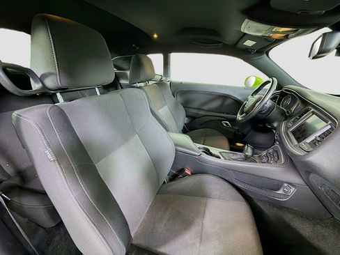Used 2015 Dodge Challenger R/T Scat Pack w/ Scat Pack Appearance Package RWD image 28