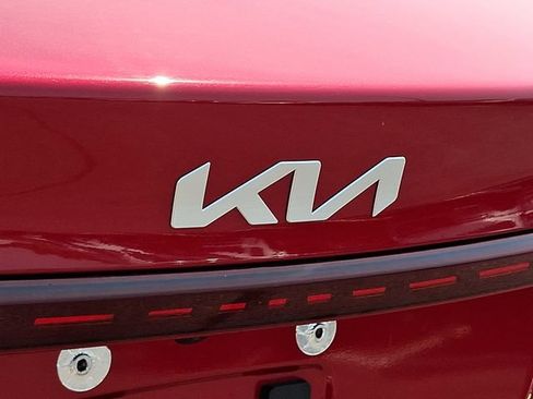 Used 2022 Kia Forte LXS w/ LXS Technology Package FWD image 30