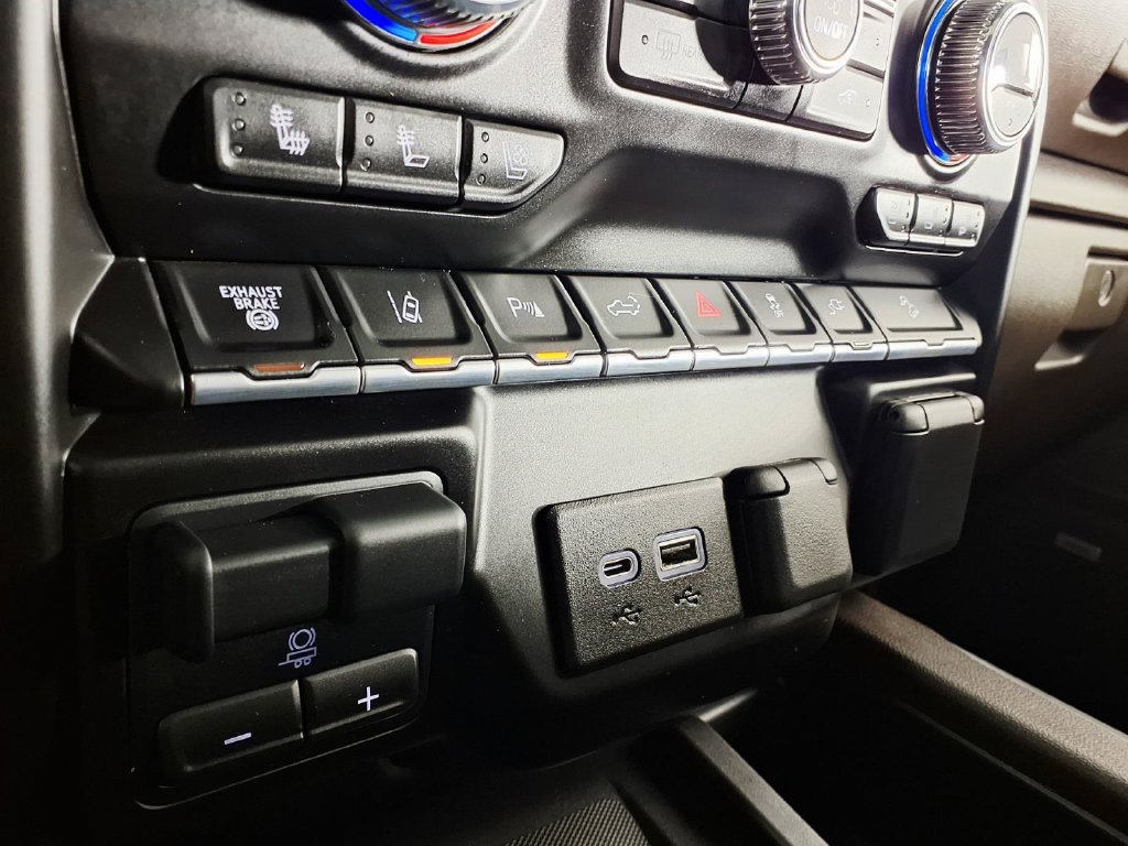 Used 2023 GMC Sierra 2500 Denali AWD/4WD image 25