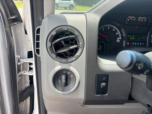 Used 2012 Ford E-350 and Econoline 350 XLT RWD image 13
