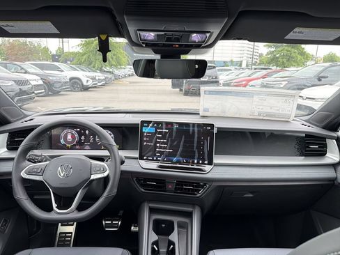 New 2026 Volkswagen Tiguan SE R-Line FWD image 20