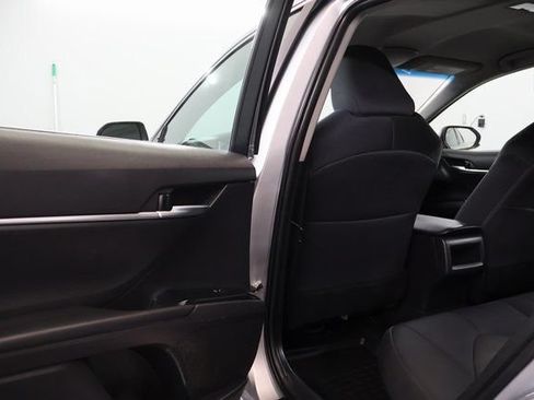 Used 2018 Toyota Camry LE FWD image 28