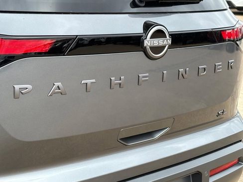 New 2026 Nissan Pathfinder SL FWD image 8